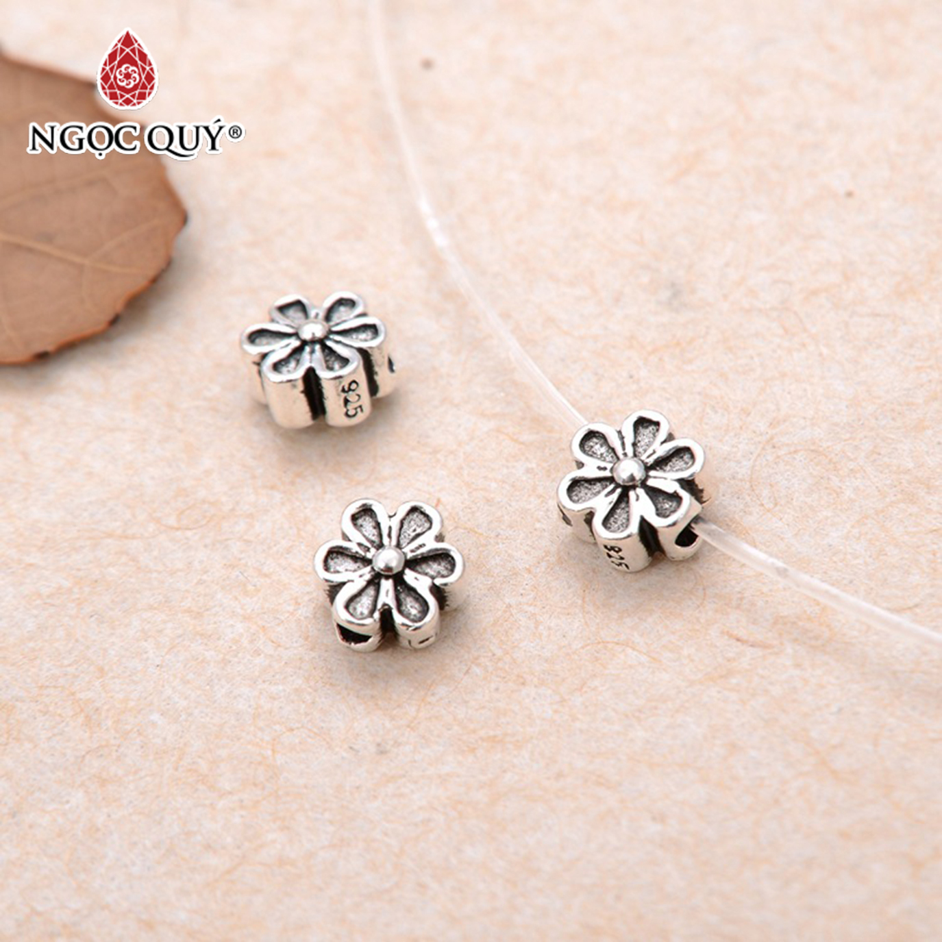 Charm bạc hoa mai 6 cánh xỏ ngang - Ngọc Qúy Gemstones