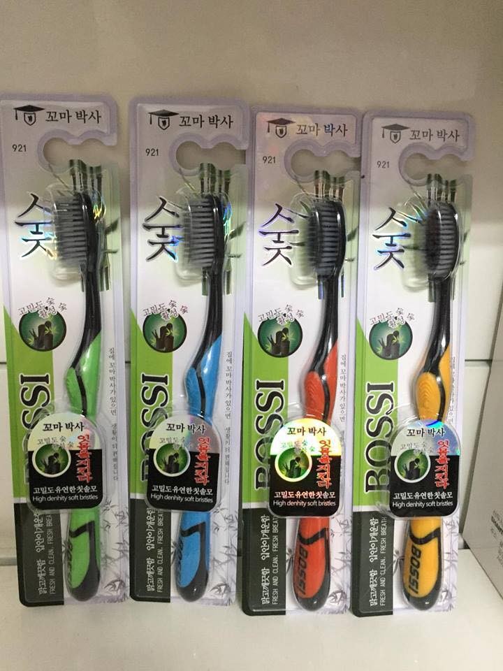 Combo 4 cây Bàn chải đánh răng than tre Bossi Hàn Quốc - bcdr
