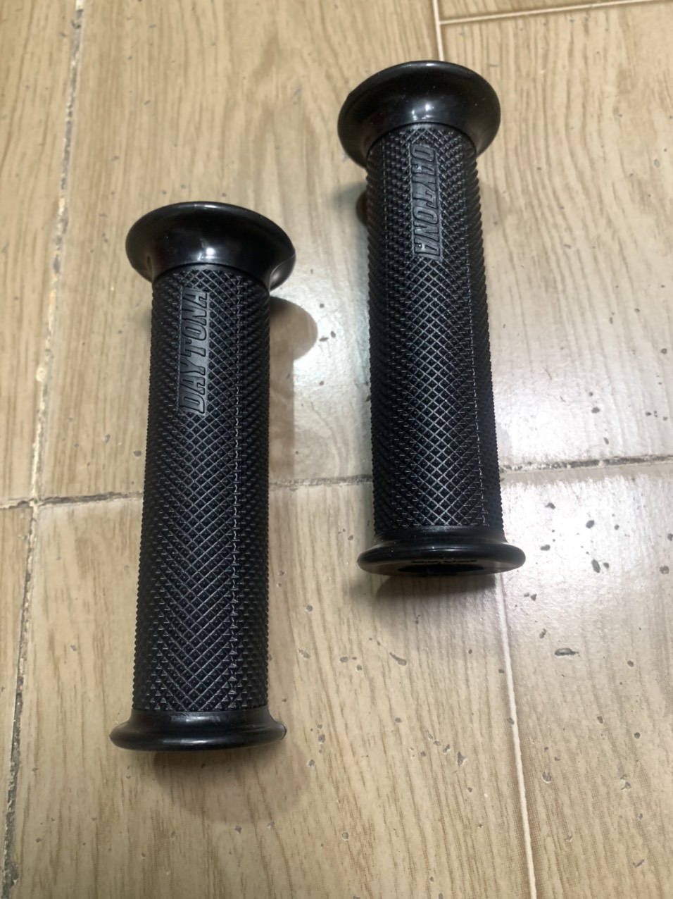 Bao tay DAYTONA kiểu chấm bi