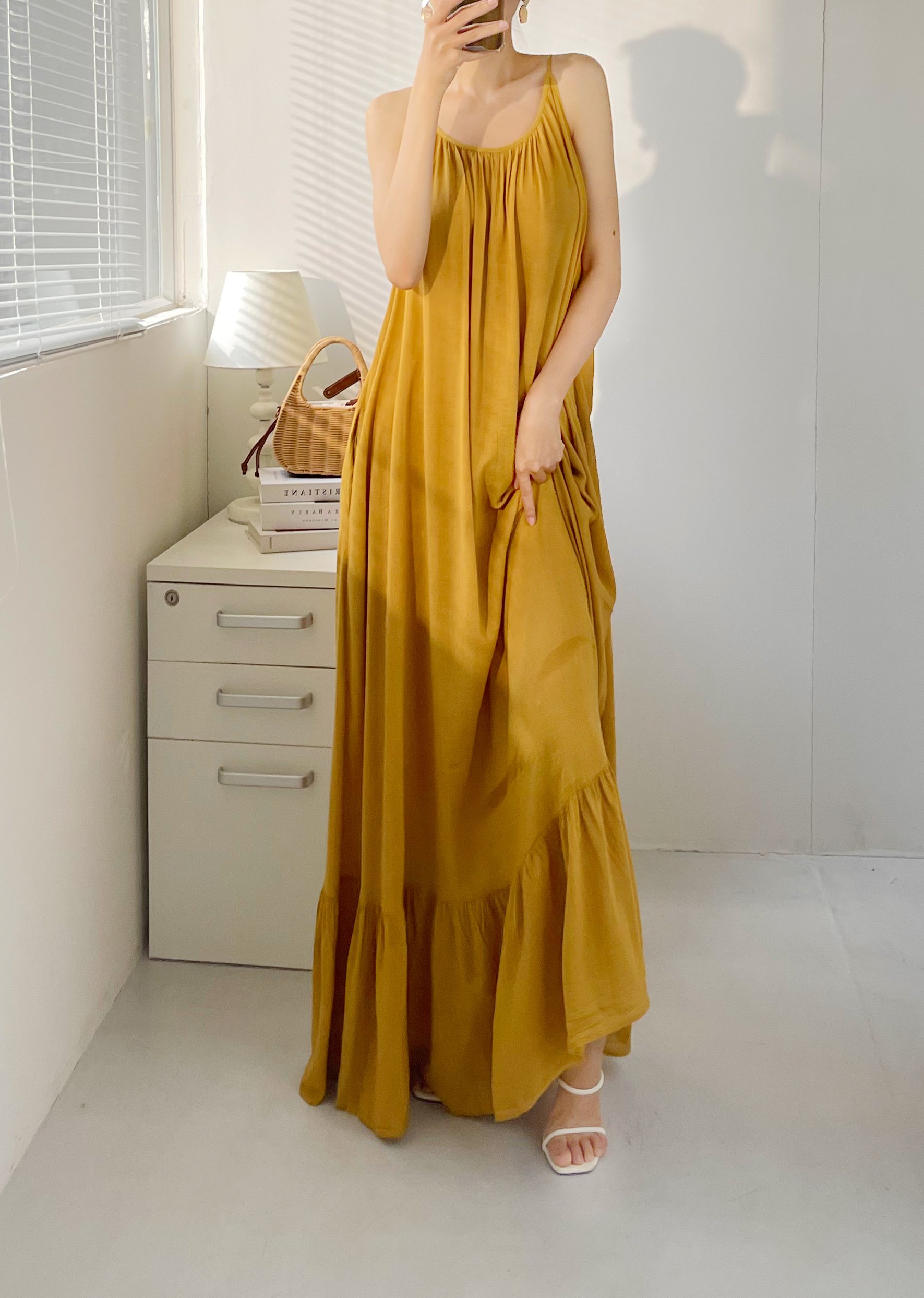 Mori - Đầm maxi suông hở lưng