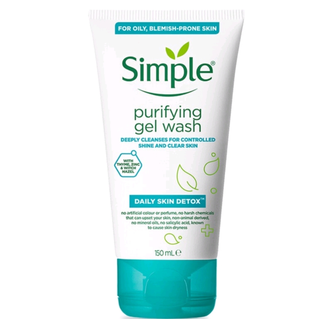 Sữa rửa mặt dành cho da dầu mụn Simple