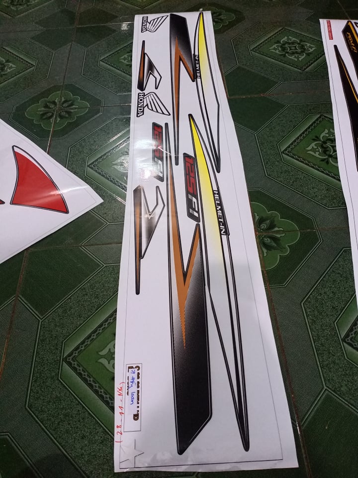tem rời future vàng đen