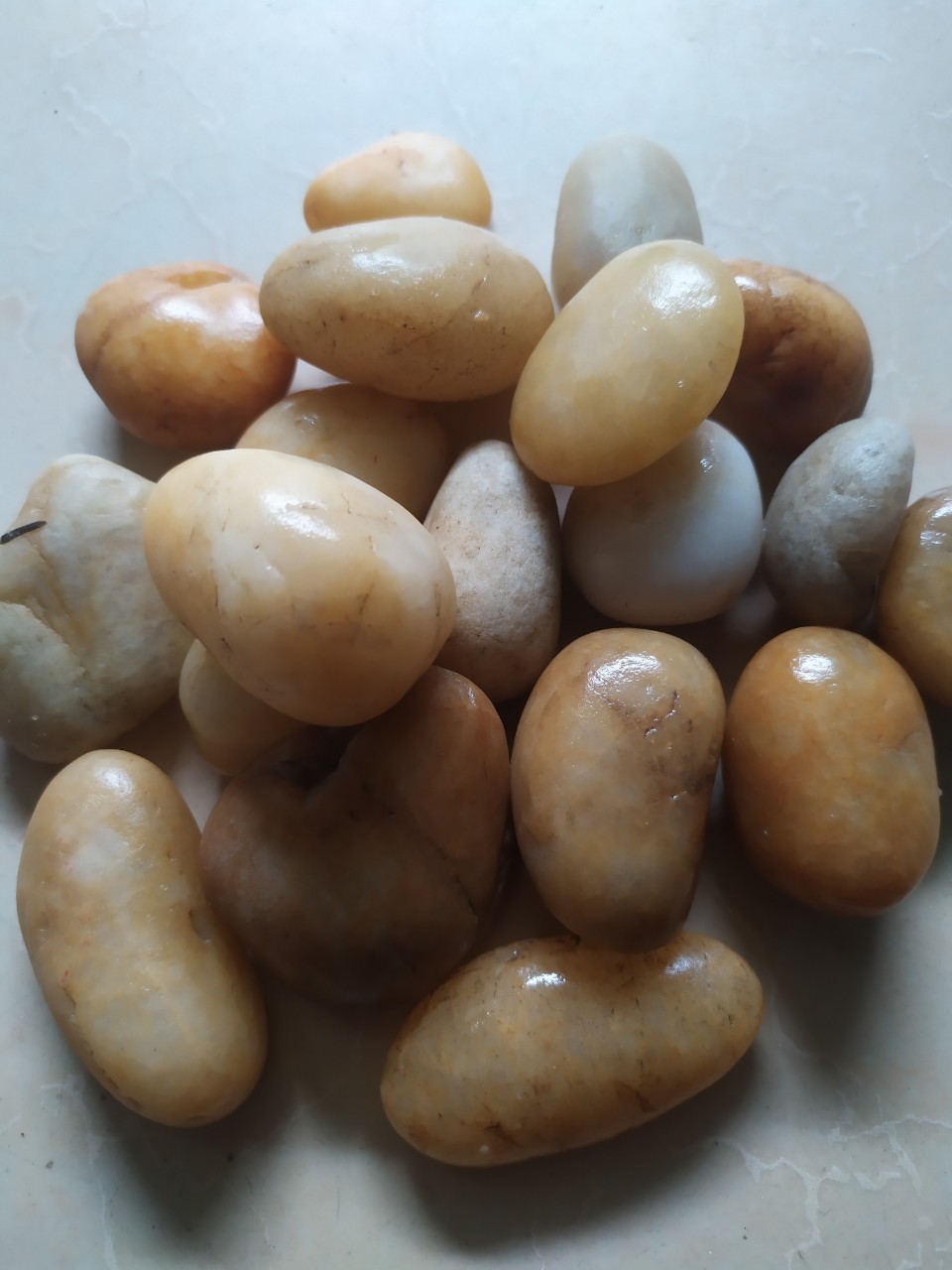 Sỏi thạch anh trang trí hồ cá - phụ kiện bể cá.