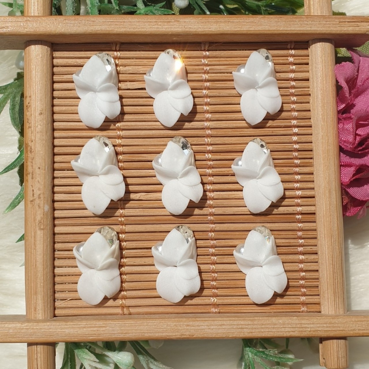 Hoa ly ôm đá - Hoa bột đính móng (combo 4 bông) BYH021