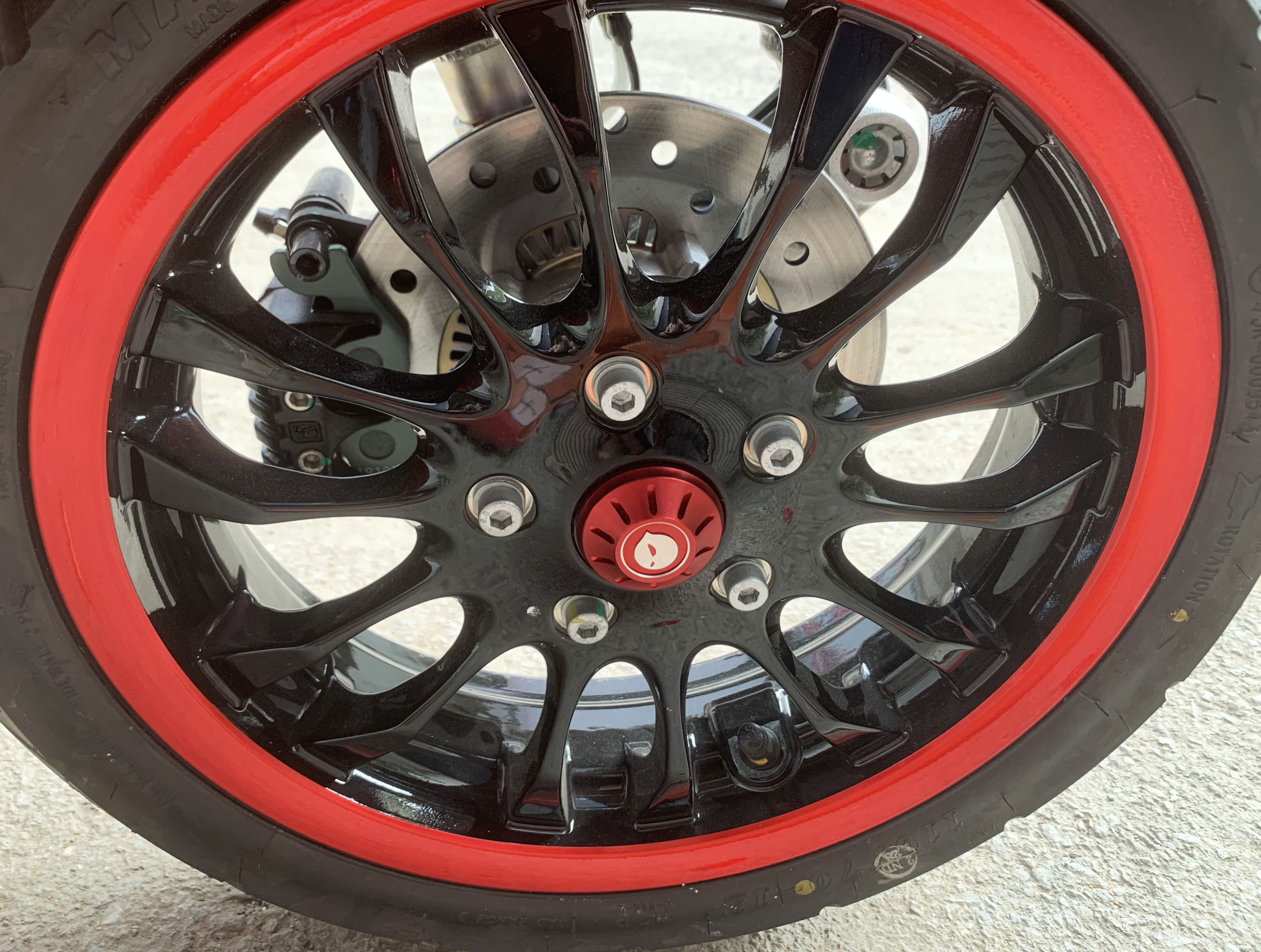 Chụp mâm Maru cho xe Vespa