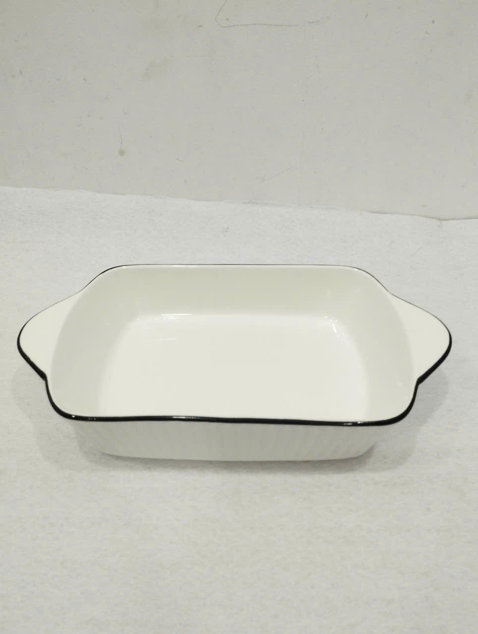 dĩa sứ trắng sọc viền hình chữ nhật có tai cầm 10.5 inch