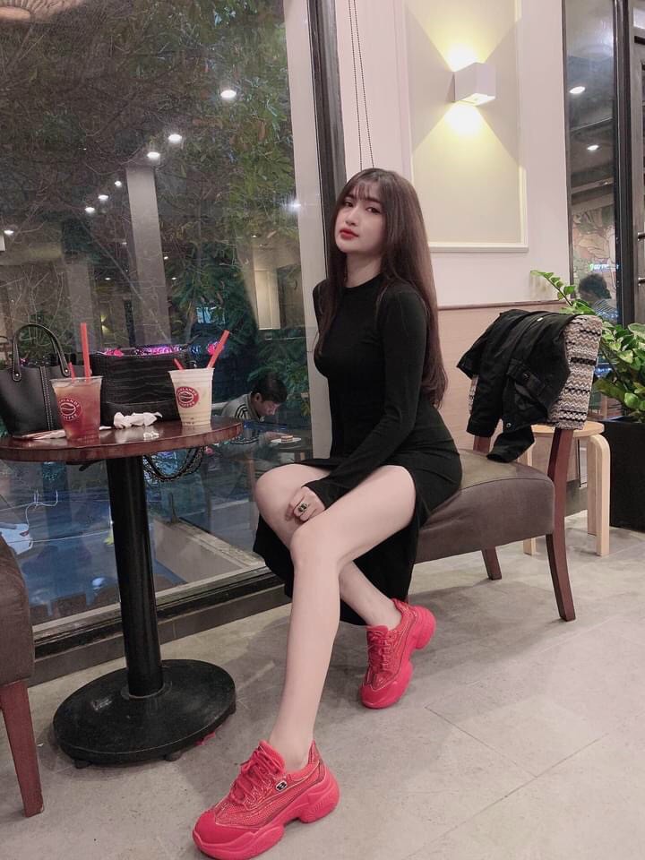 ĐẦM CỔ LỌ TAY DÀI XẺ ĐÙI
