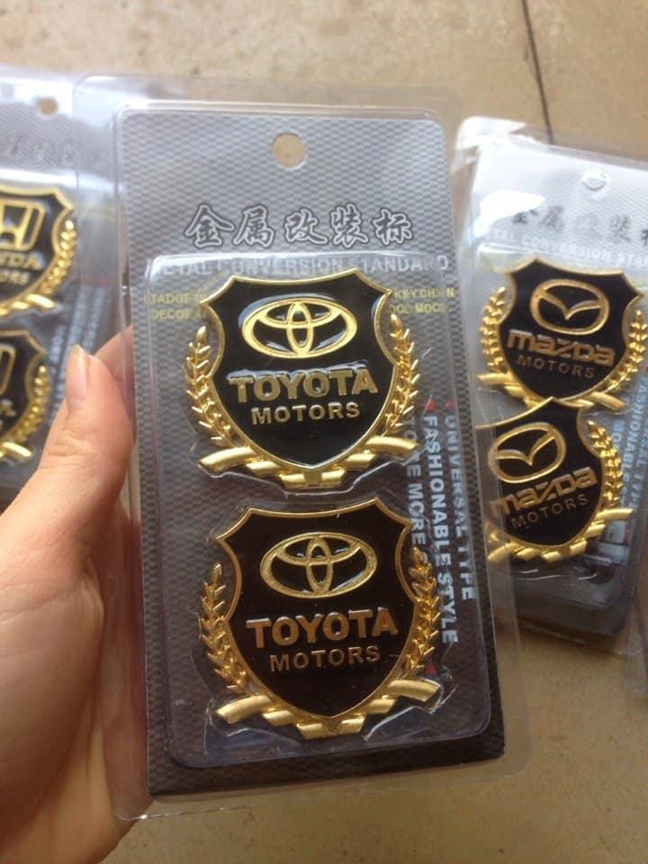 BỘ 2 HUY HIỆU LOGO TOYOTA