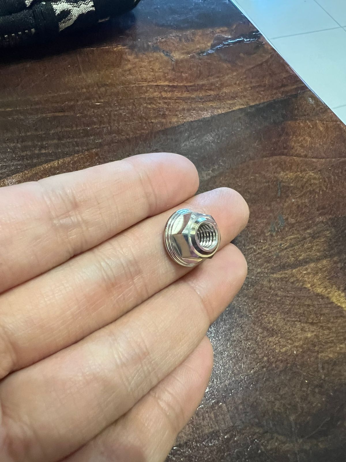 Tán 6ly hở đầu Salaya-Inox (giá 1 con)
