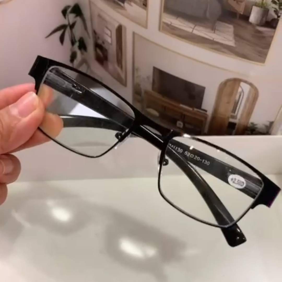 Kính viễn thị lắp sẵn độ từ 0.5-4.0 chuẩn độ gọng đen from đẹp nhíp lò xo tặng hộp đựng và khăn lau kính