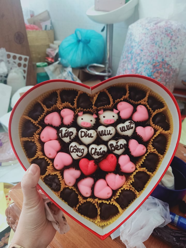 45 viên socola VALENTINE theo yêu cầu ( kèm thiệp nếu yêu cầu)