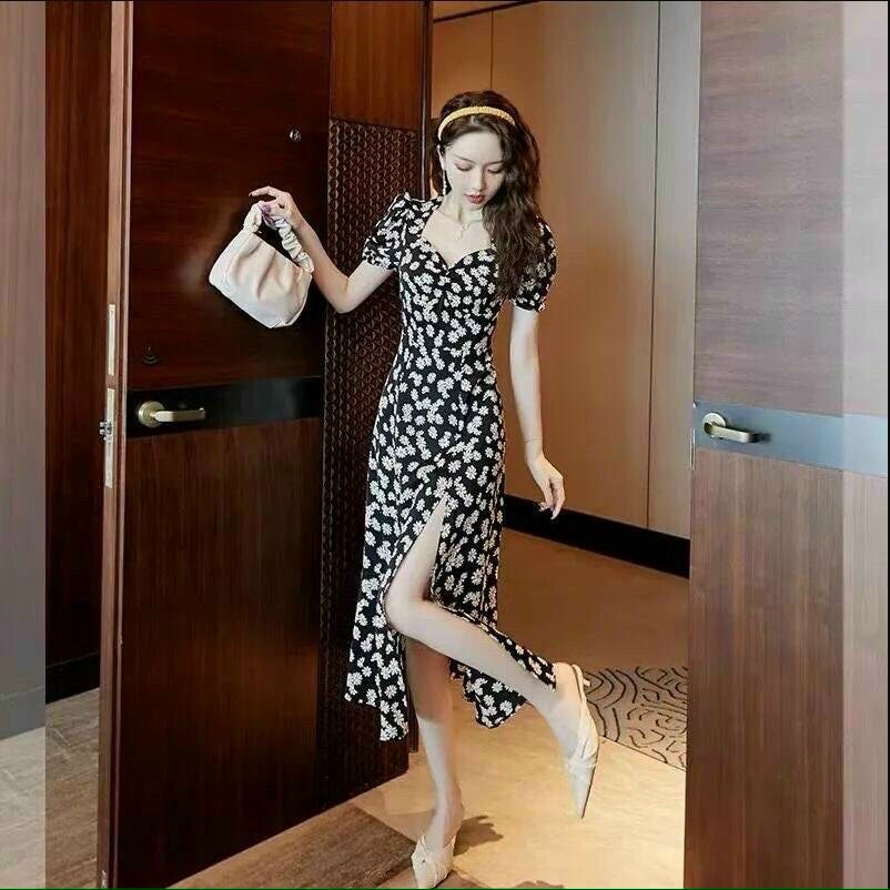 Đầm hoa cúc xẻ tà