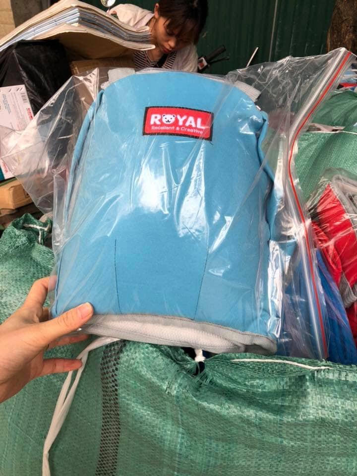 Địu ngồi trợ lực cho bé Royal