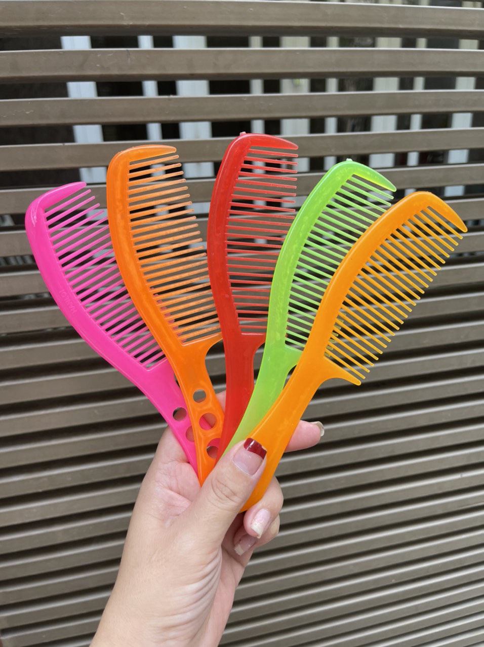 Combo 3 Cái Lược Nhựa Tiện Dụng (2 Loại)