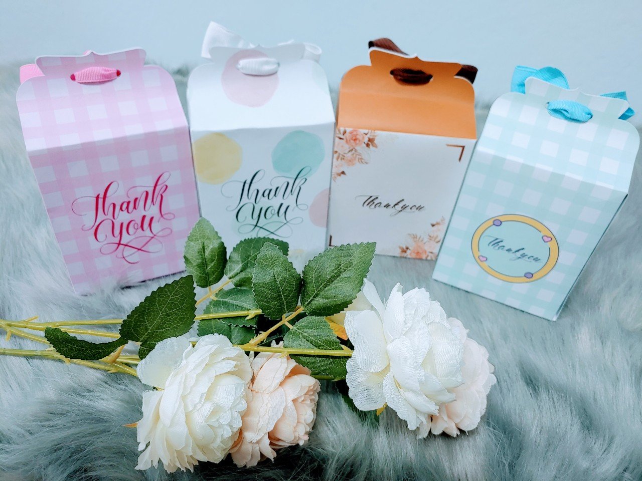 Hộp giấy đựng quà HQ01 + Nơ ( nhiều màu)