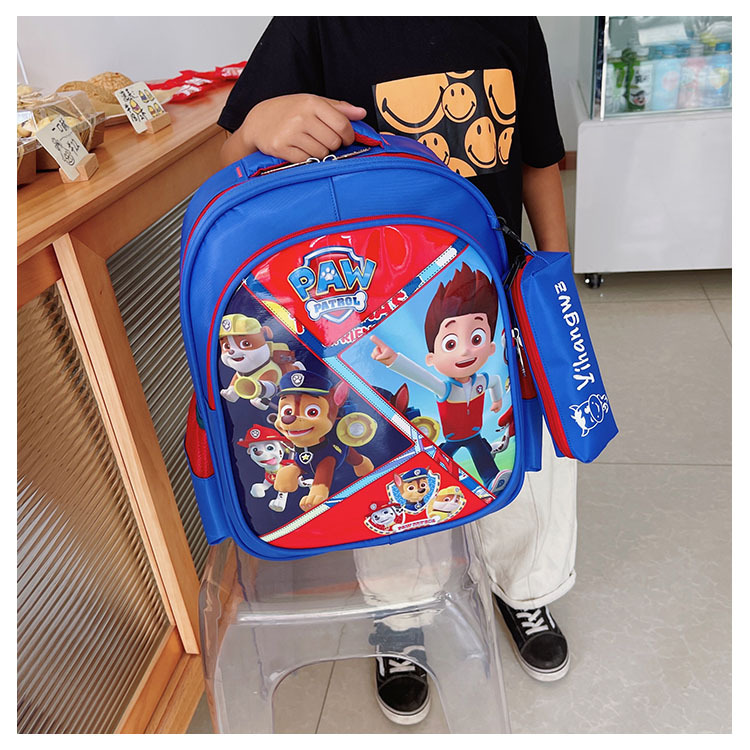 Cặp học sinh lớp 1 siêu nhẹ cho bé trai, bé gái họa tiết hoạt hình dễ thương, chất liệu chống thấm nước, balo có kèm túi đựng bút + tặng cá heo viết chữ đẹp