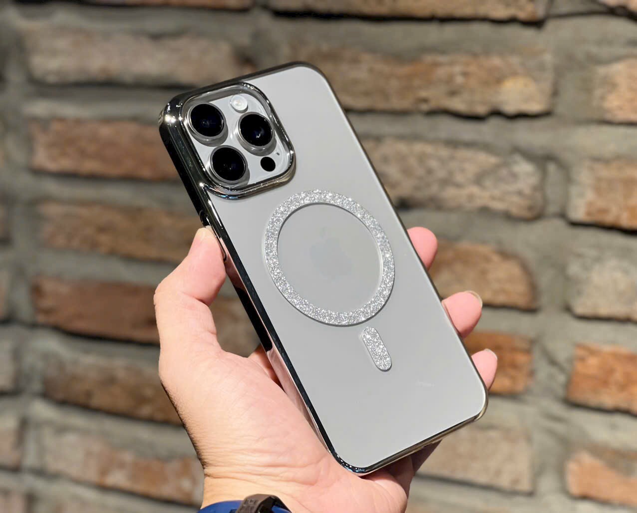 ỐP LƯNG TRONG SUỐT CHỐNG Ố VÀNG ĐÍNH ĐÁ NHŨ MỎNG MEMUMI BLING CHO IPHONE 15 PLUS/IPHONE 15 PRO MAX HỖ TRỢ SẠC KHÔNG DÂY
