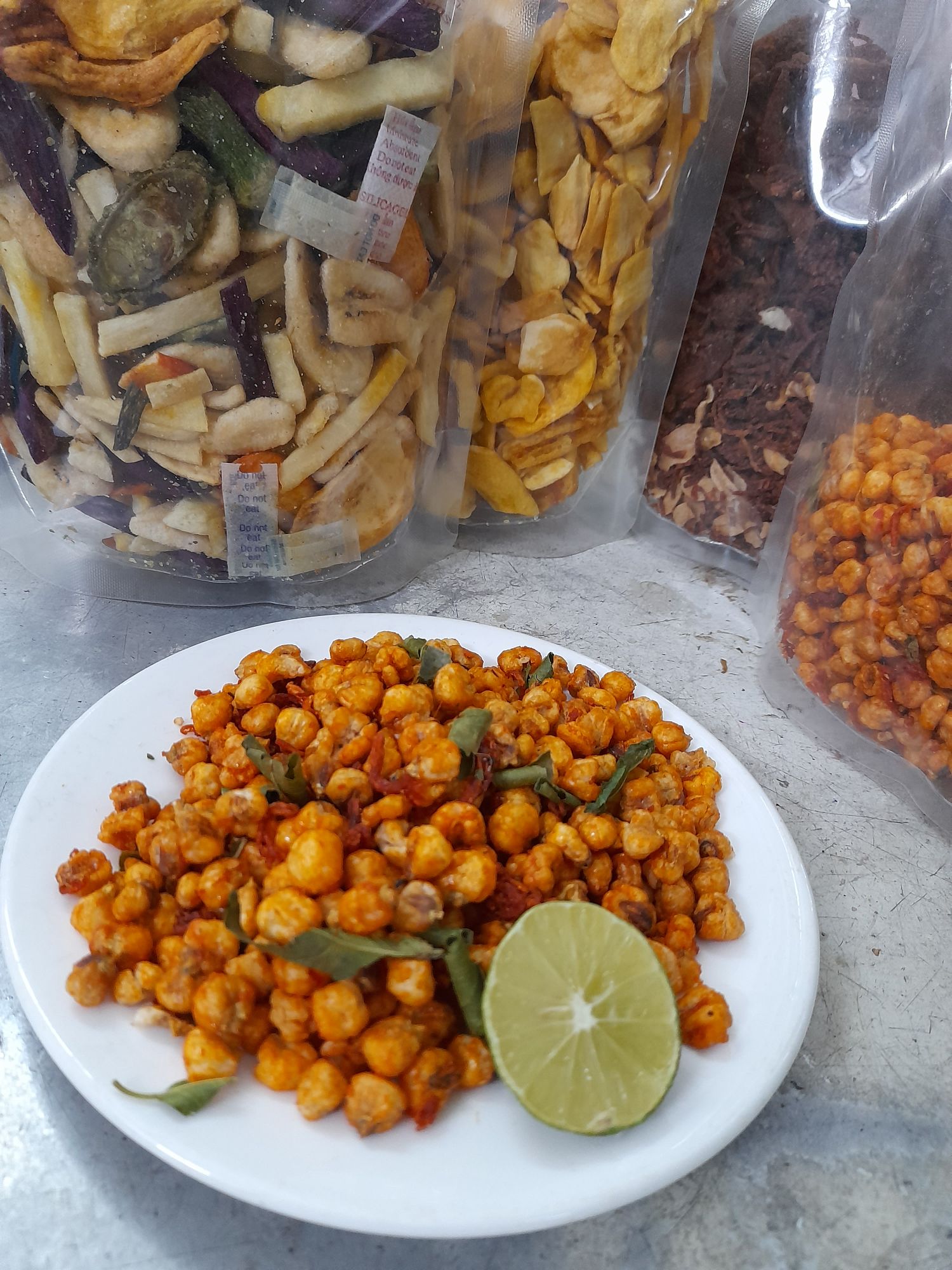 500g Ngô rang khô bò lá chanh