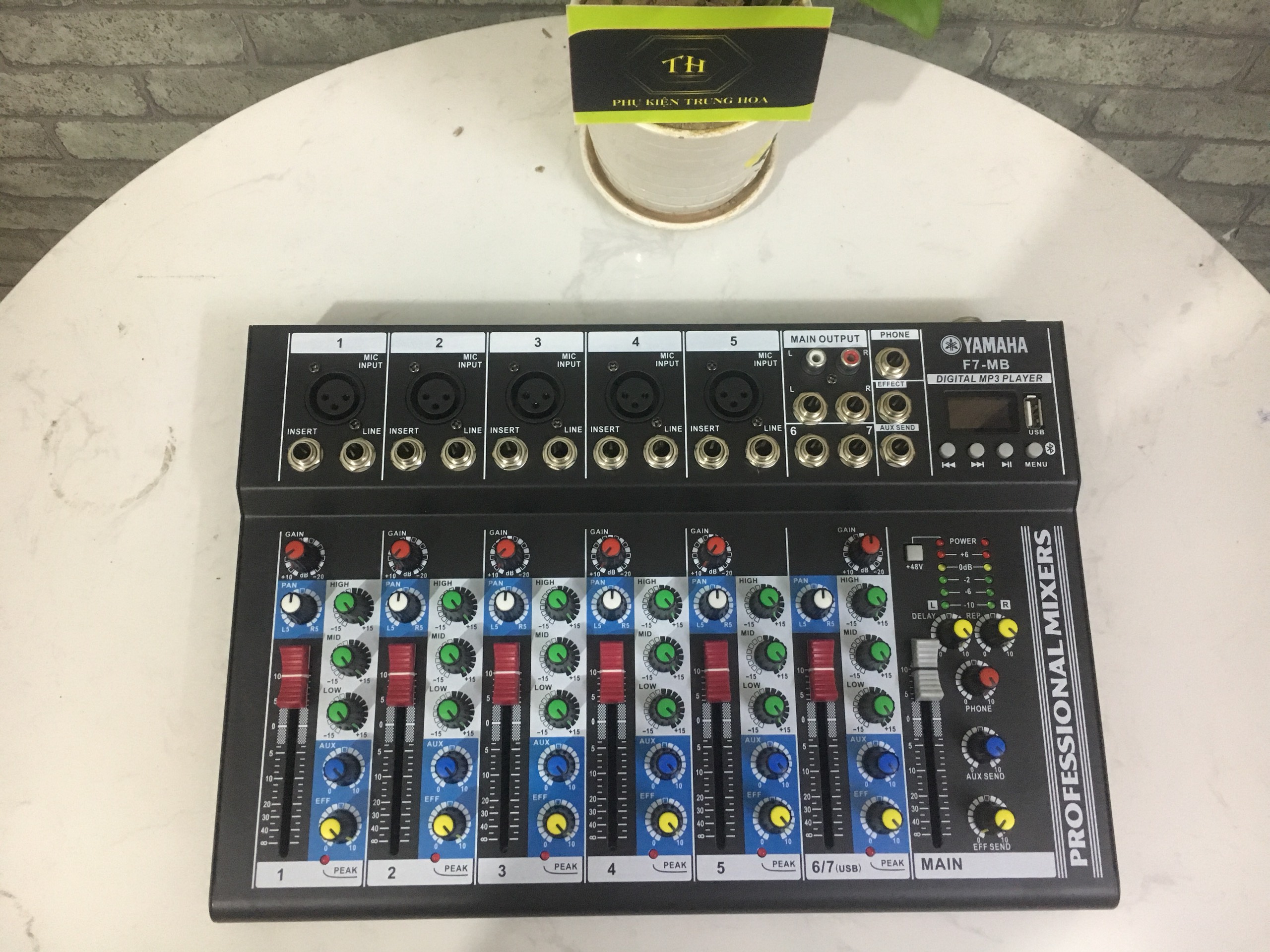 Bàn mixer yamaha F7 Bluetooth có USB