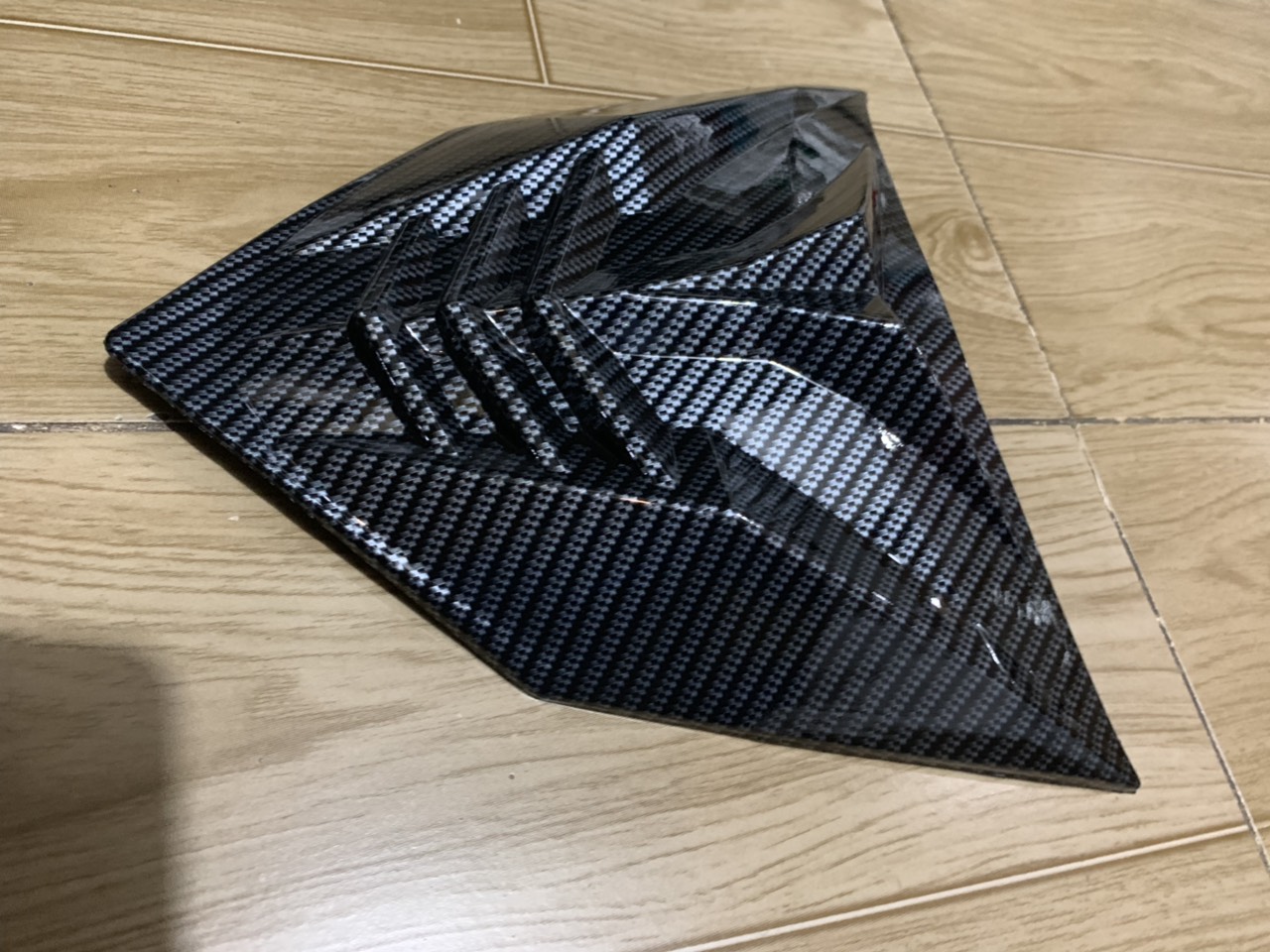Ốp mặt nạ xe winner x carbon