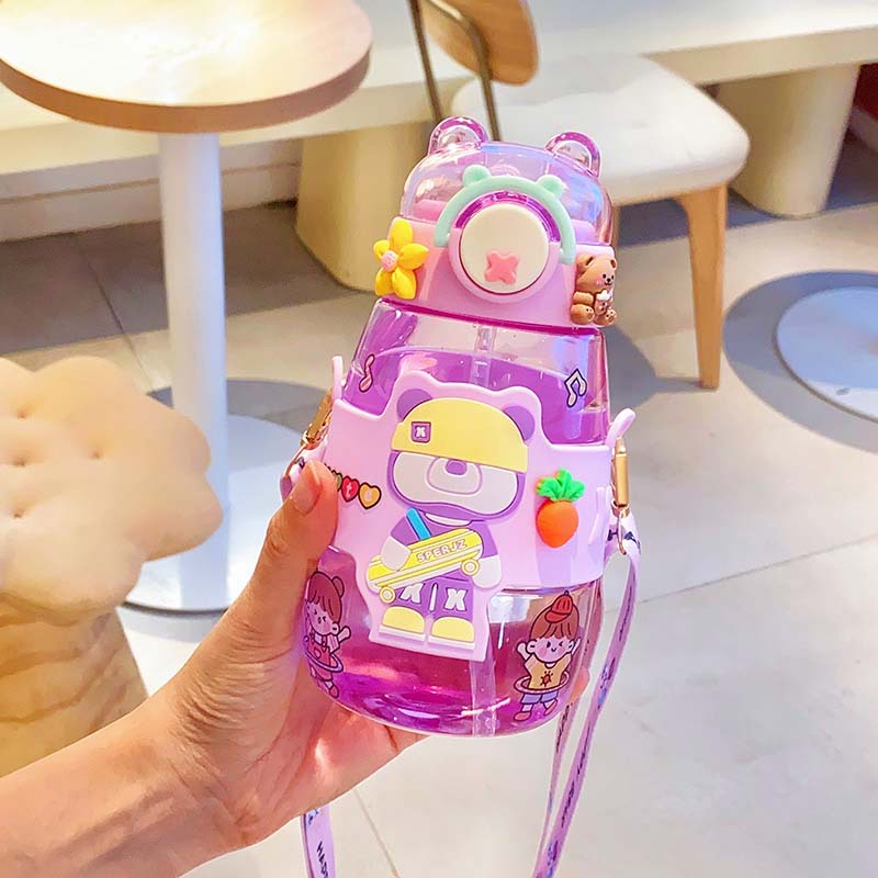 Bình nước ống hút trẻ em 680ml, bình nước hình thú kèm sticker dây đeo xịn xò