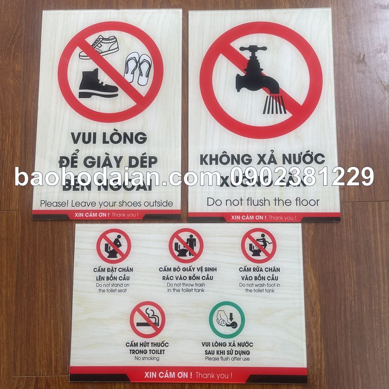 Bảng mica lưu ý khi đi vệ sinh (nhiều mẫu)
