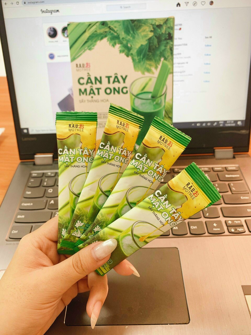Combo 03 Hộp Cần Tây Mật Ong (TẶNG 01 BÌNH THỦY TINH)
