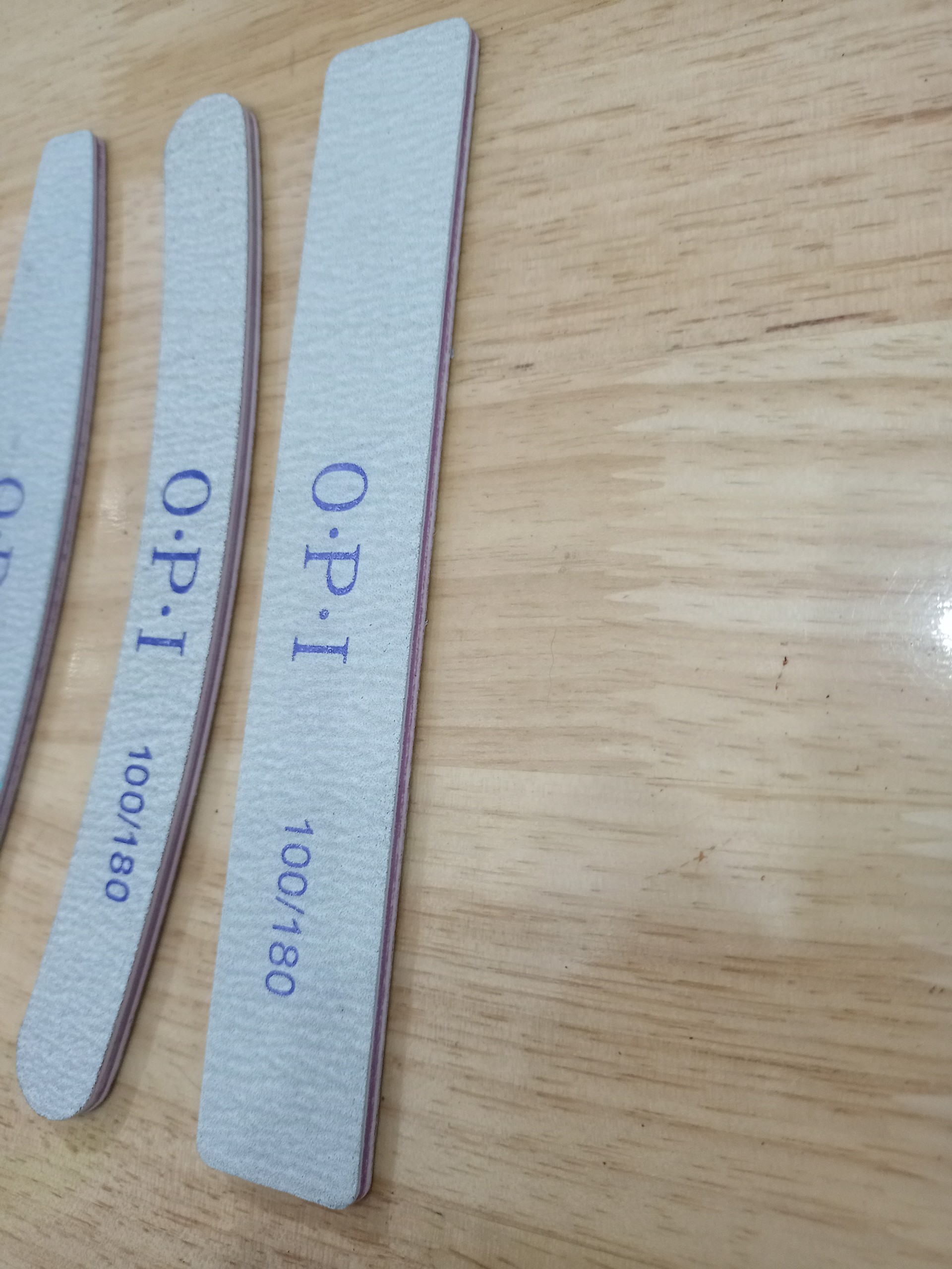 1 Dũa giấy cứng OPI 100/180