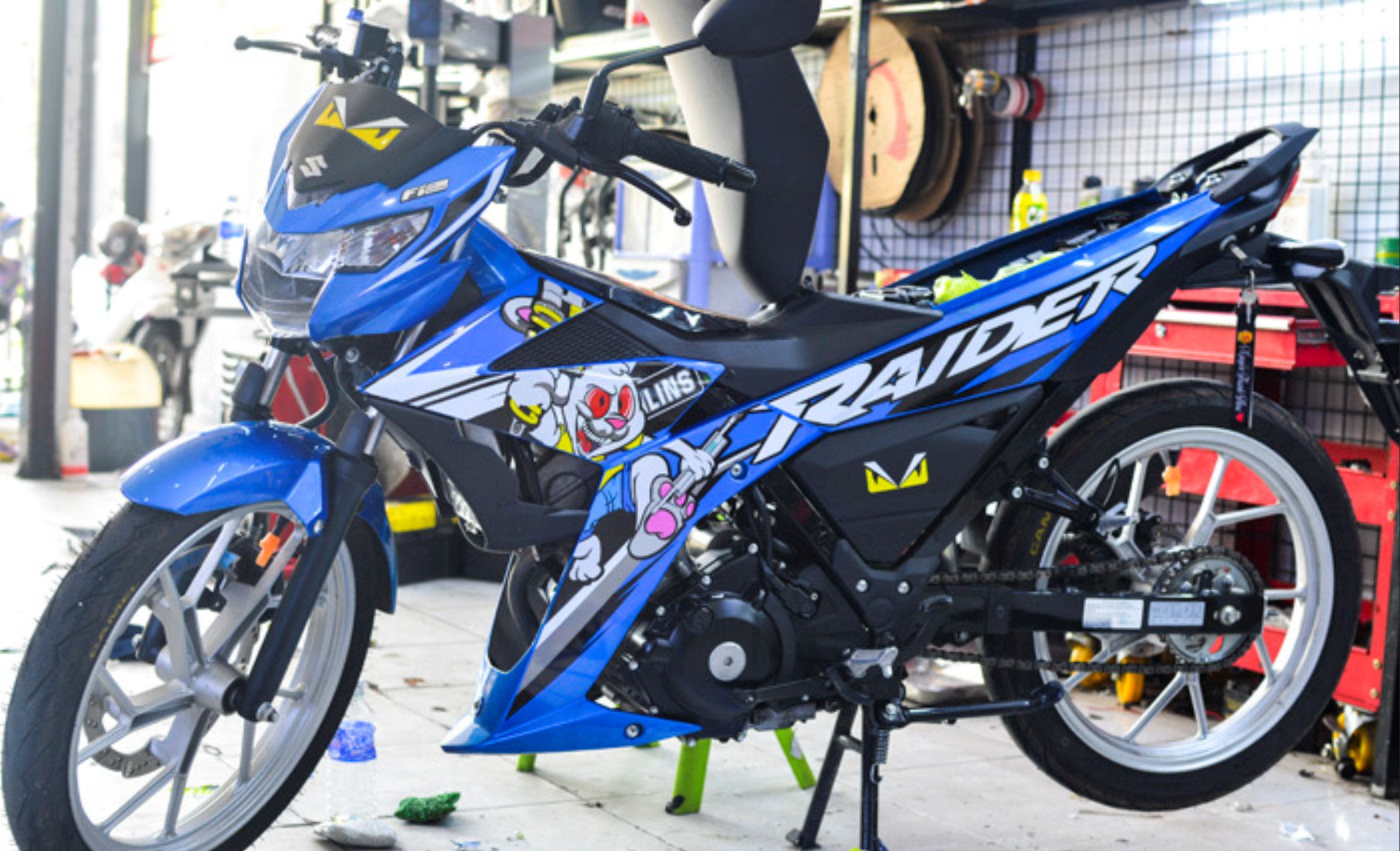Tem rời satria fi thỏ cầm phuộc