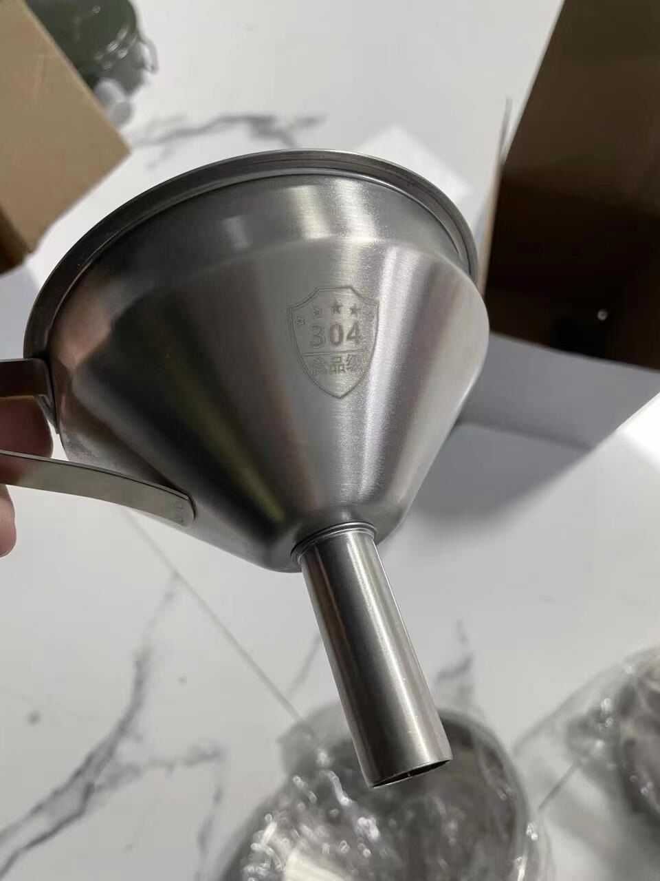 Phễu , quặn inox 304 có lưới lọc cao cấp
