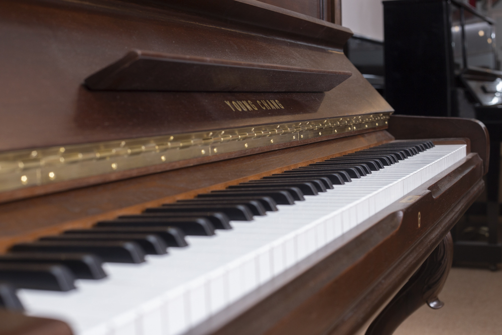 ĐÀN PIANO CƠ CŨ YOUNG CHANG U3F