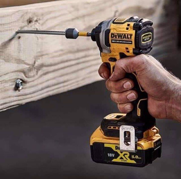 Máy bắt vít Dewalt DCF850