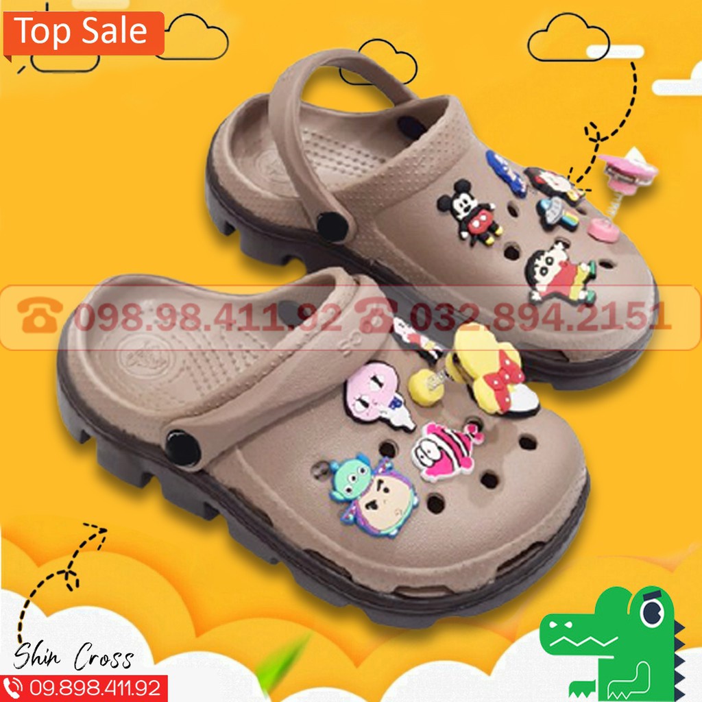 Dép Cross cho bé màu nâu đế đen DEPCR112NAU tặng thêm 6 jibitz cross