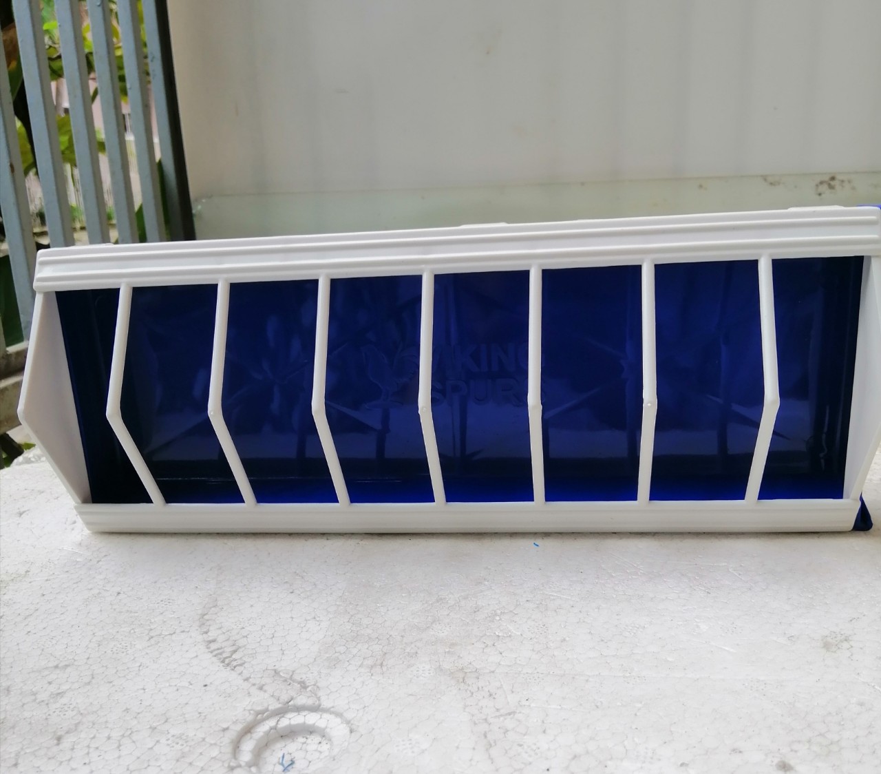 Máng nhựa có nắp đậy dài 30 cm- Đồ đựng thức ăn gà.