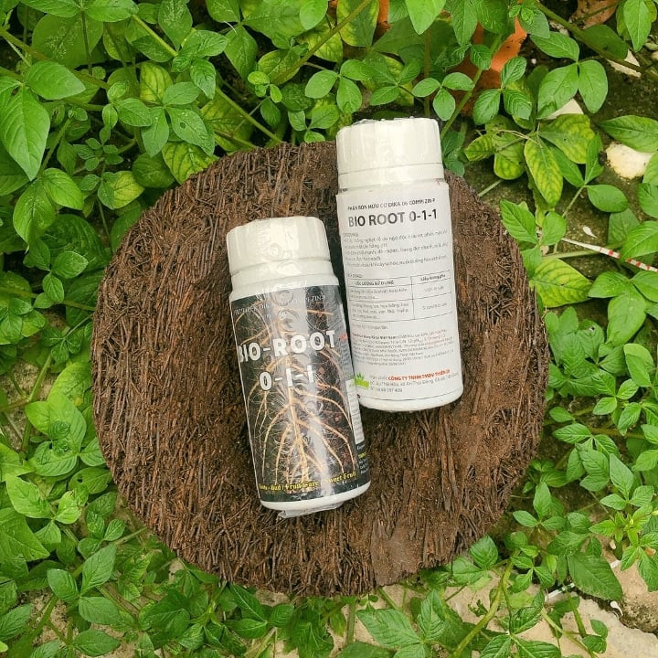 Bio-root 0-1-1 td kích ra rễ cực mạnh nhập khẩu thổ nhĩ kỳ đóng chai tại việt nam lọ 100ml