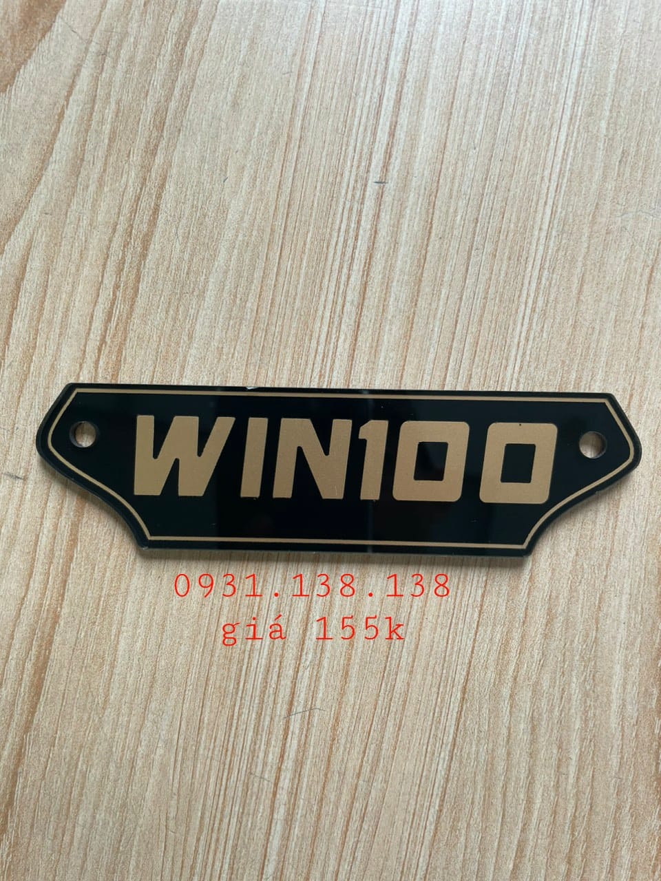 Logo chữ gắn xe máy Win 100cc lên xe rất đẹp