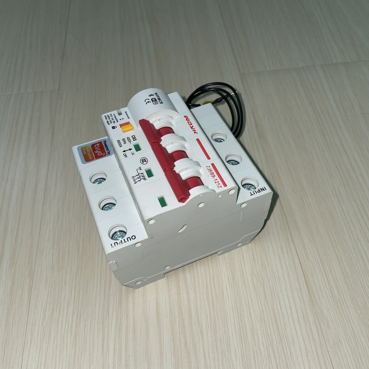 Aptomat CB thông minh Wifi Tuya 3P 3 pha
