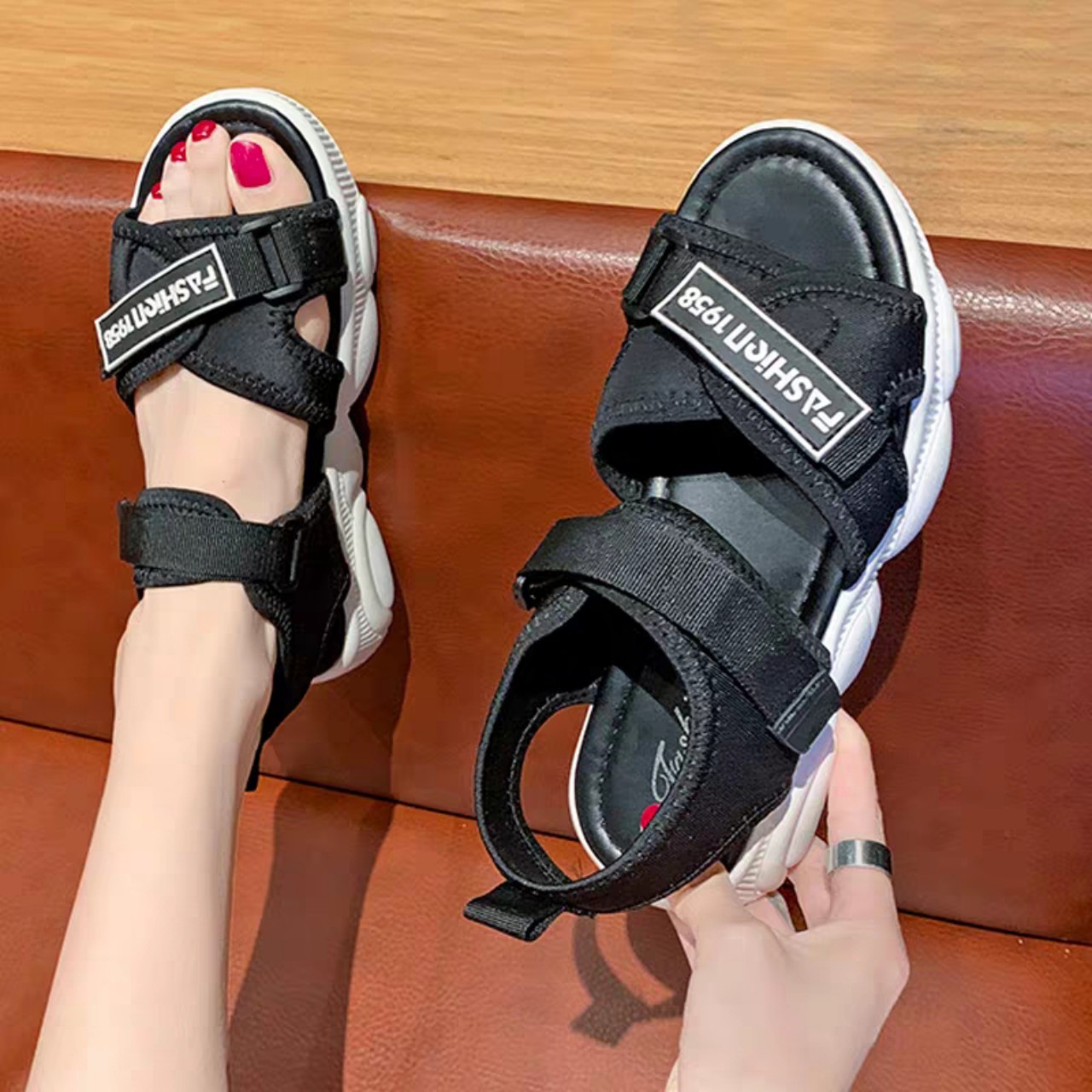 Sandal quai dán đế gấu chất đẹp siêu nhẹ