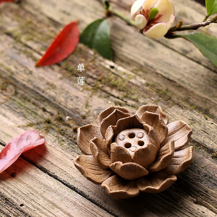 Hoa gốm cắm trầm nghệ thuật