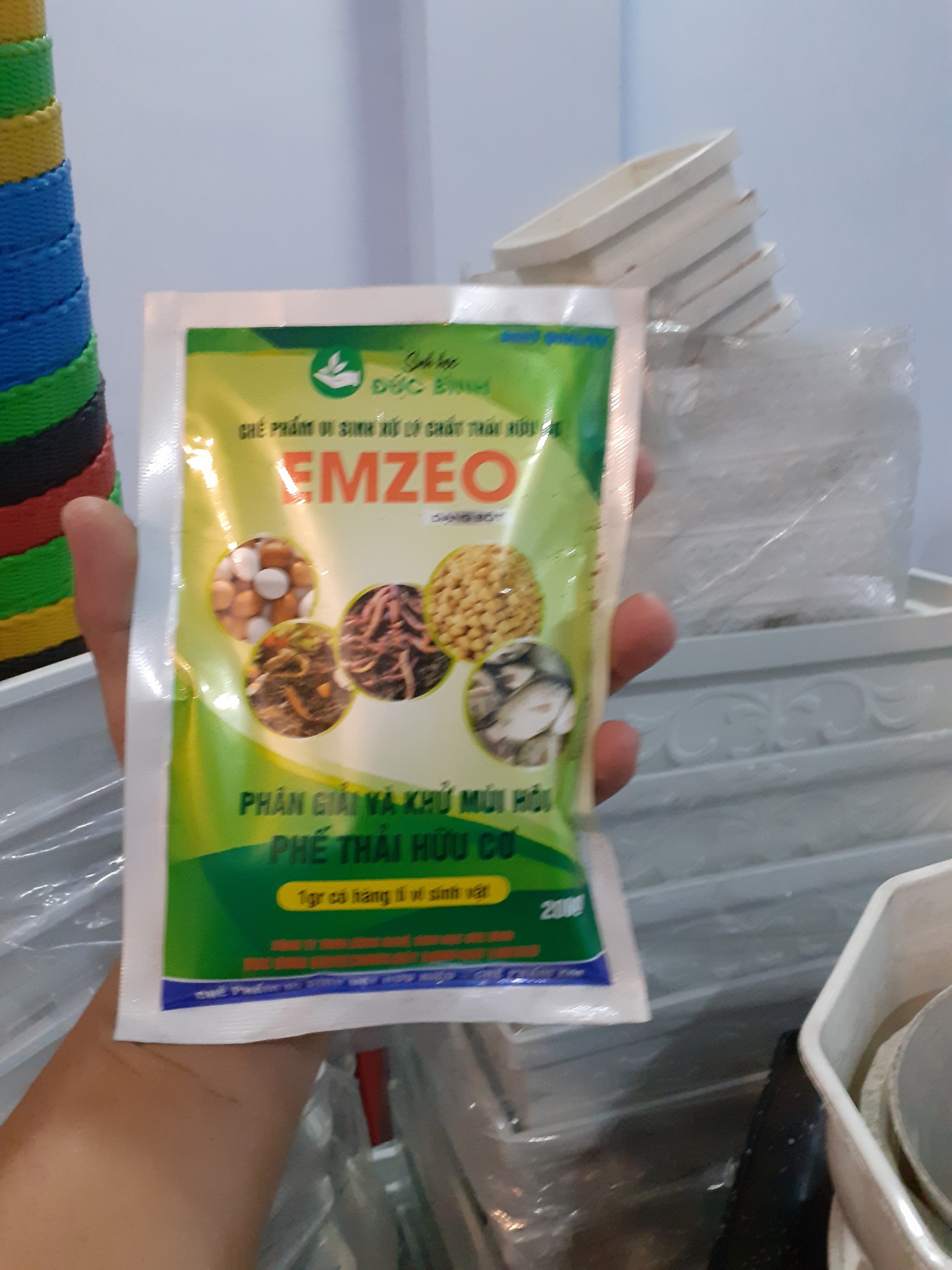 Chế phẩm vi sinh EMZEO