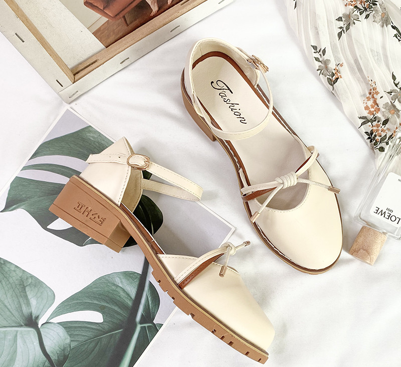 Sandal Nữ Bít Mũi Đế Thấp 3 Phân