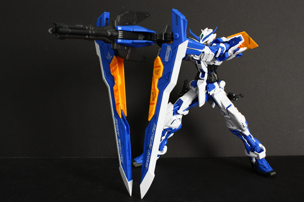 Mô hình Gundam Bandai MG Gundam Astray Blue Frame Second L