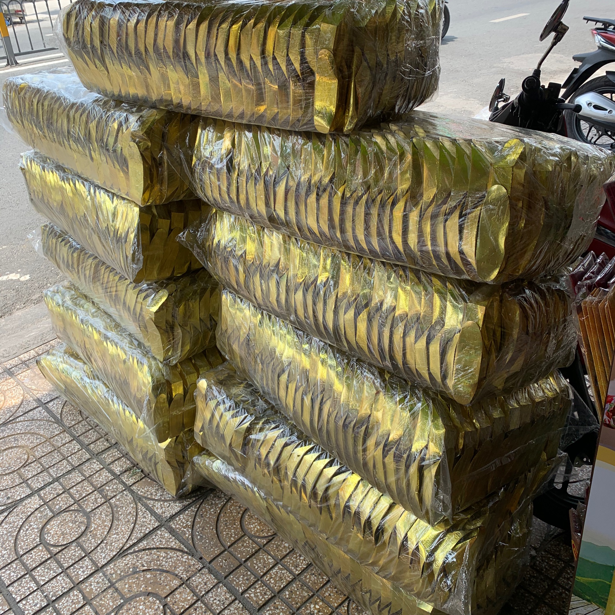 Vàng thuyền