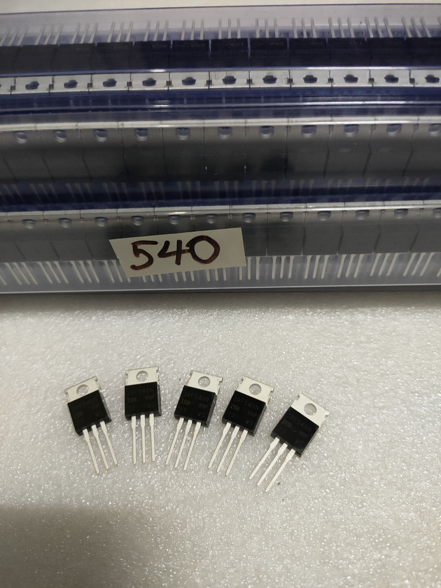 5 Con MOSFET IRF540