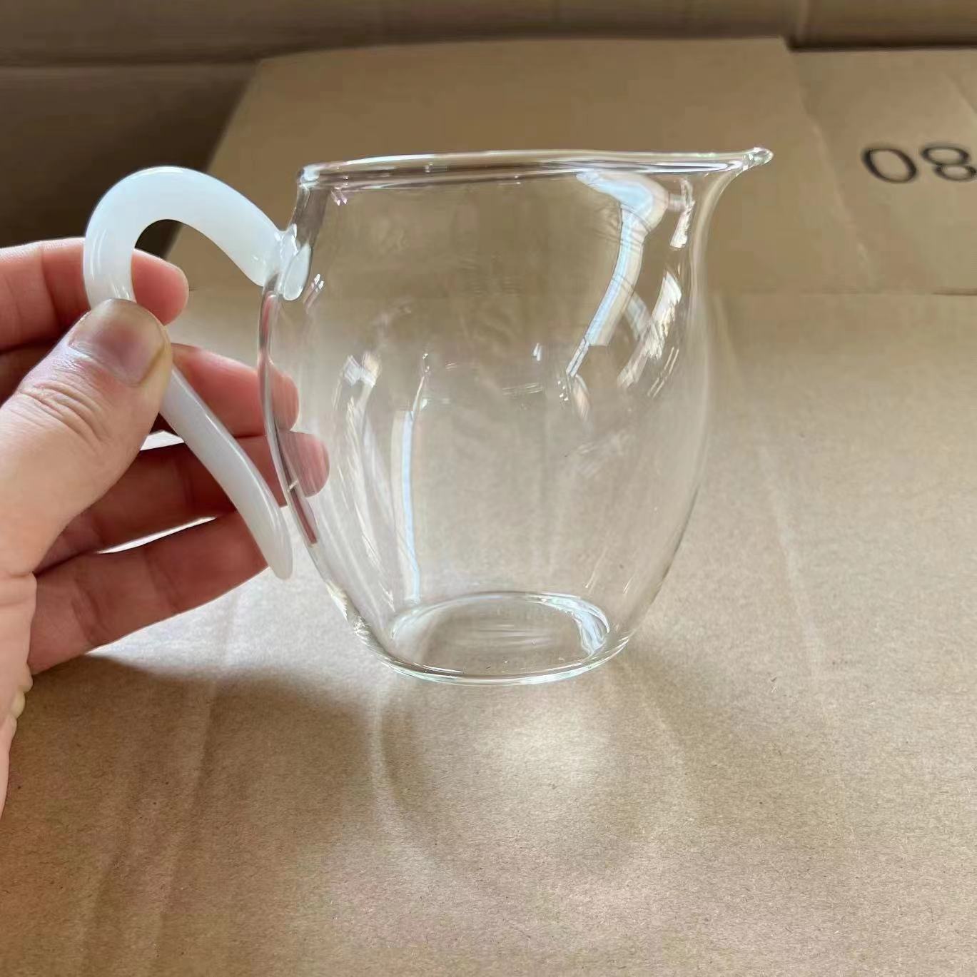 Tống chuyên trà thủy tinh chịu nhiệt cao cấp