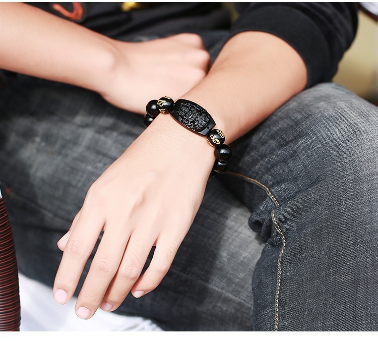 Vòng tay chỉ đỏ may mắn nhiều hình