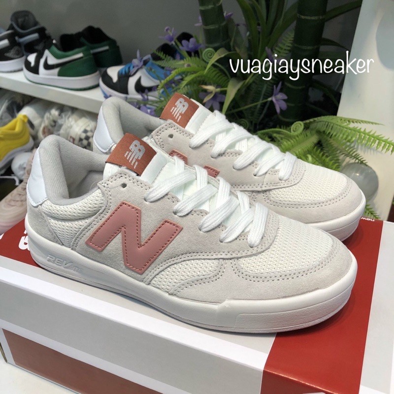 Giày NB chữ hồng