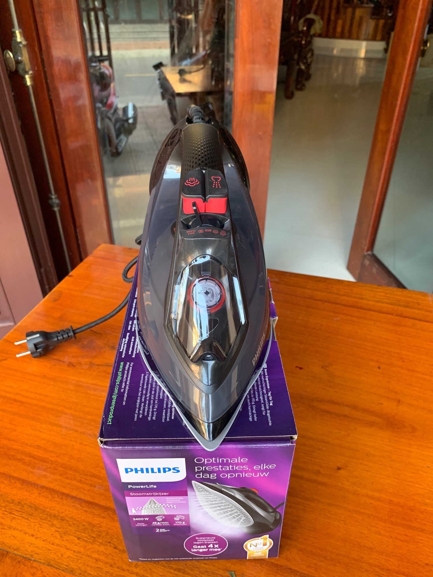 Bàn ủi hơi nước Philips GC2998