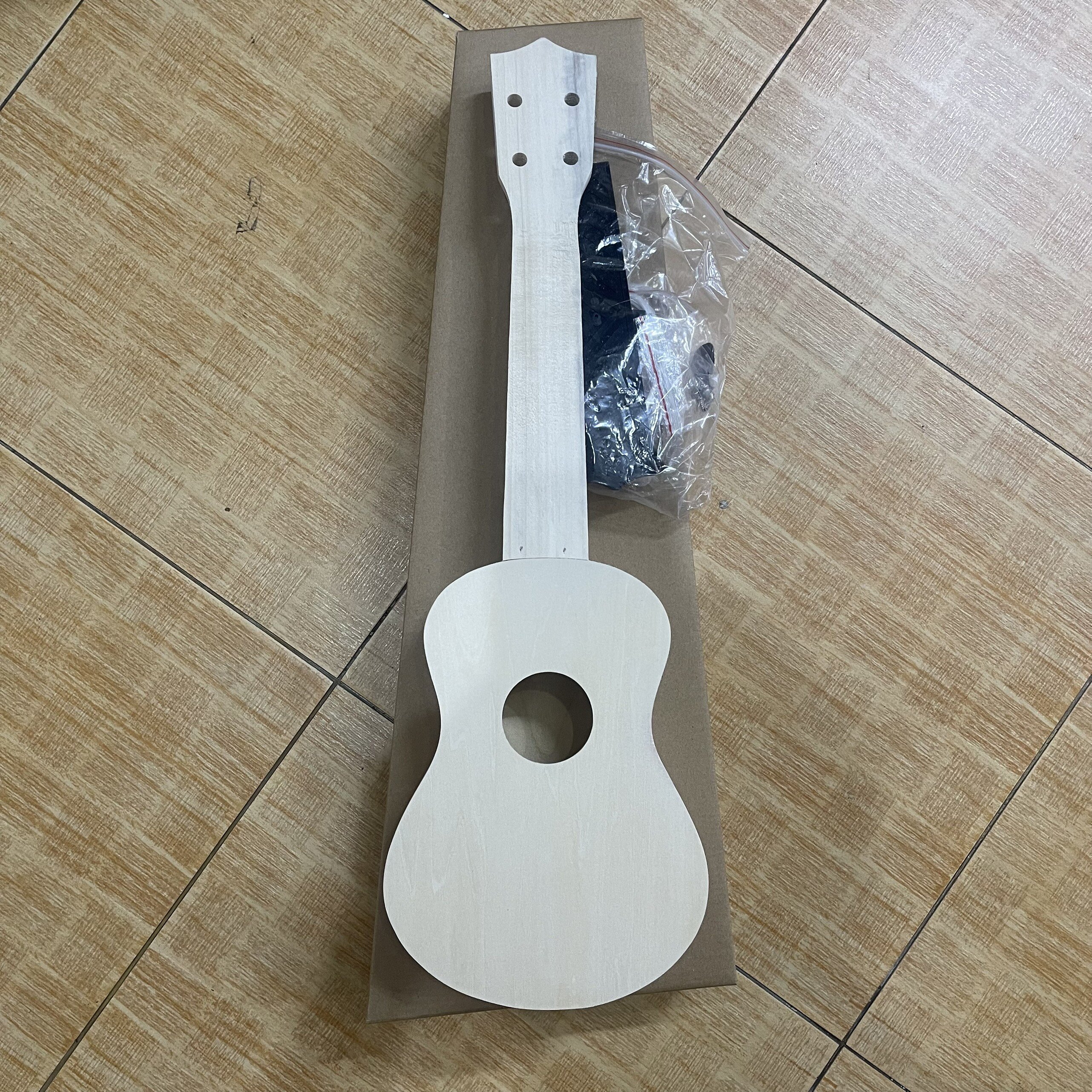 Đàn Ukulele soprano Gỗ US-1000 - Limited Edition