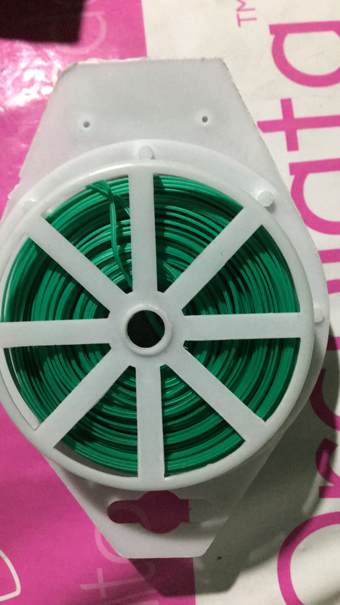 Dây màu xanh cố định lan có lưỡi cắt tiện dụng